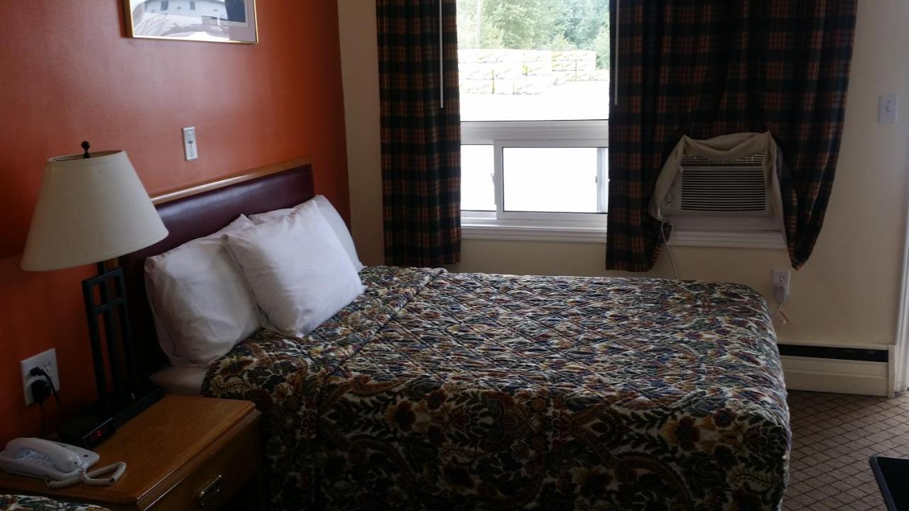 River Mist Inn Sturgeon Falls Buitenkant foto
