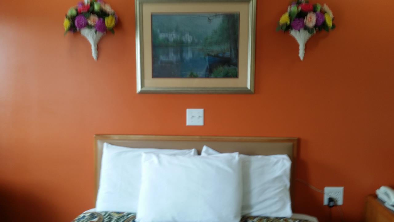River Mist Inn Sturgeon Falls Buitenkant foto