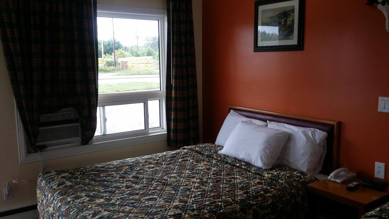 River Mist Inn Sturgeon Falls Buitenkant foto