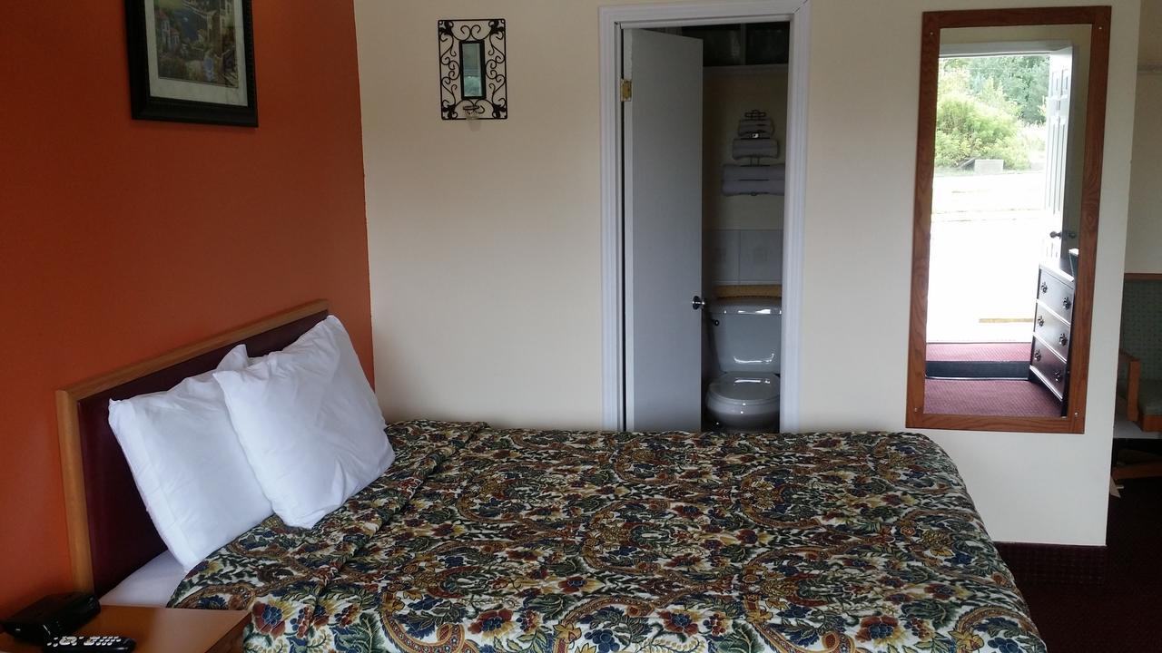 River Mist Inn Sturgeon Falls Buitenkant foto