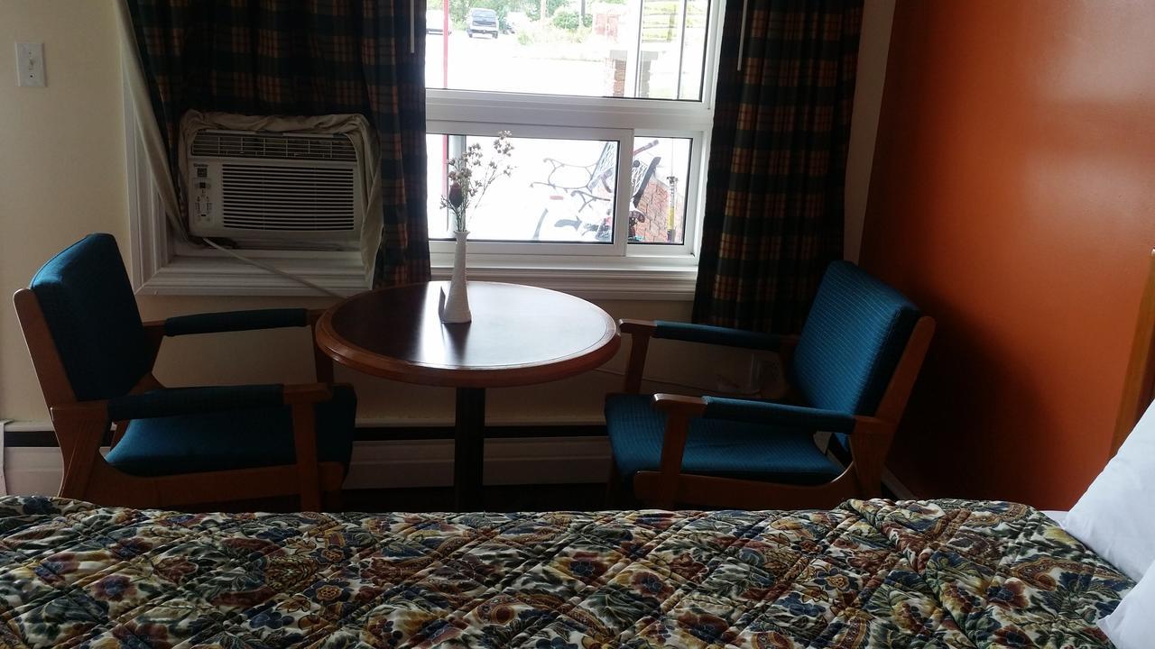 River Mist Inn Sturgeon Falls Buitenkant foto