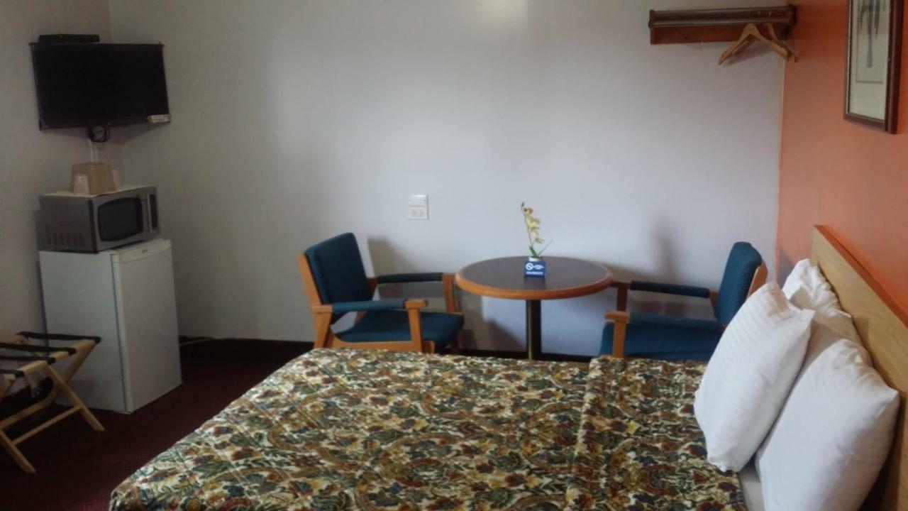 River Mist Inn Sturgeon Falls Buitenkant foto