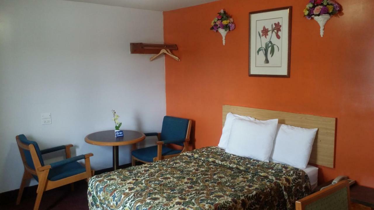 River Mist Inn Sturgeon Falls Buitenkant foto