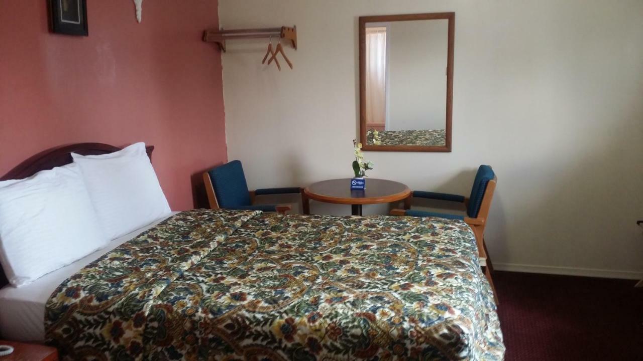 River Mist Inn Sturgeon Falls Buitenkant foto