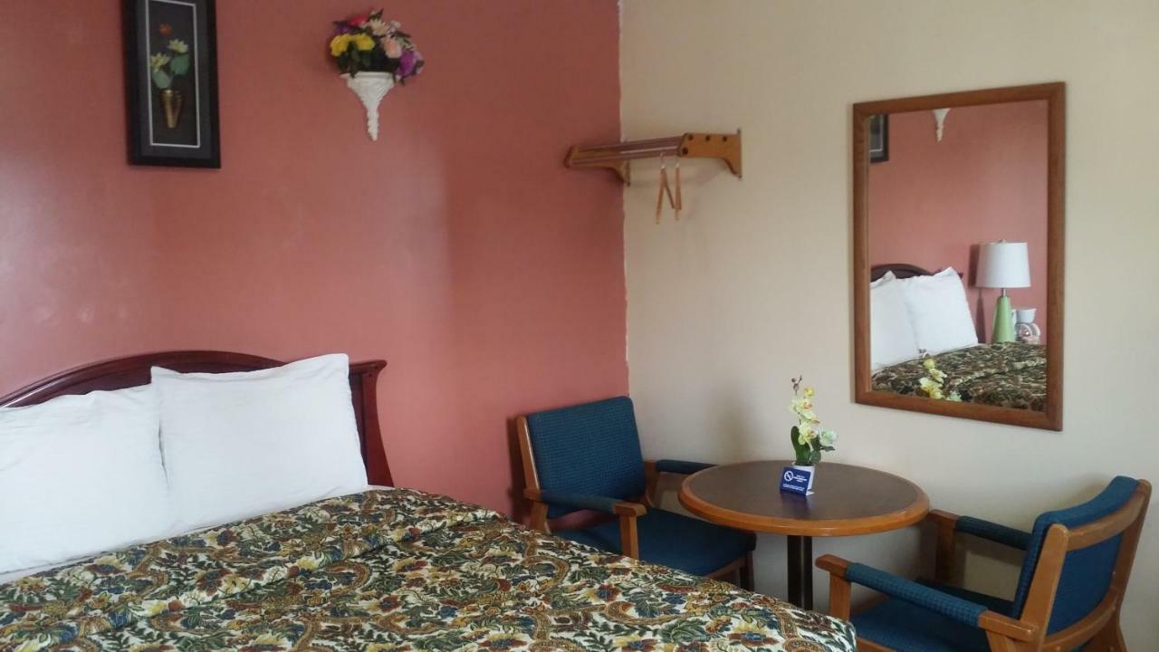 River Mist Inn Sturgeon Falls Buitenkant foto